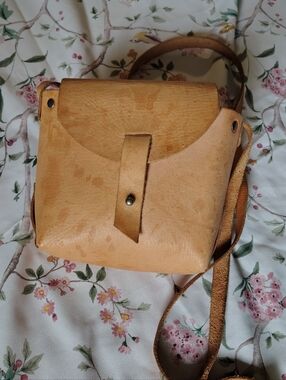 dean Brand Natural Tan Leather Crossbody Bag - Minimalist Women’s Shoulder Purse